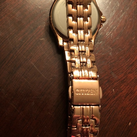 Women’s BRAND NEW Rose Gold Citizens Watch main image 7